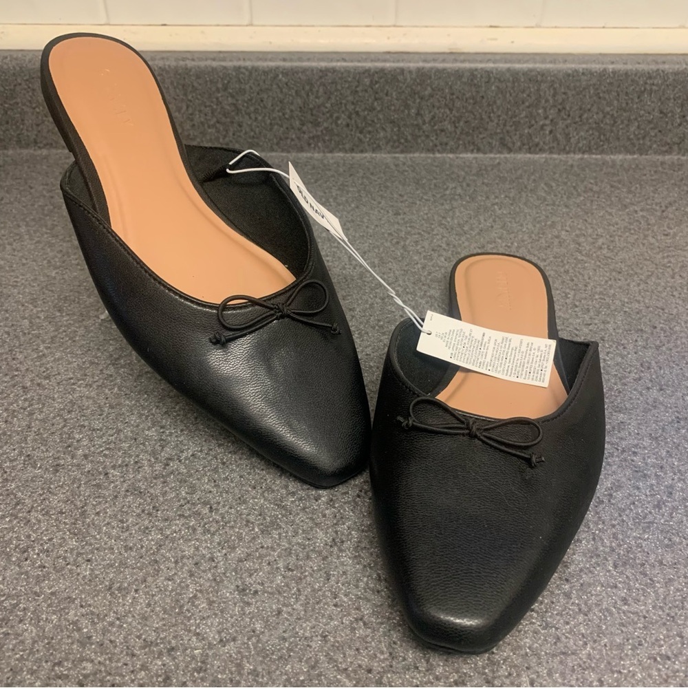 NWT Old Navy Black Slip On Shoes Size 7 Basic Casual Staple Item Travel Resort